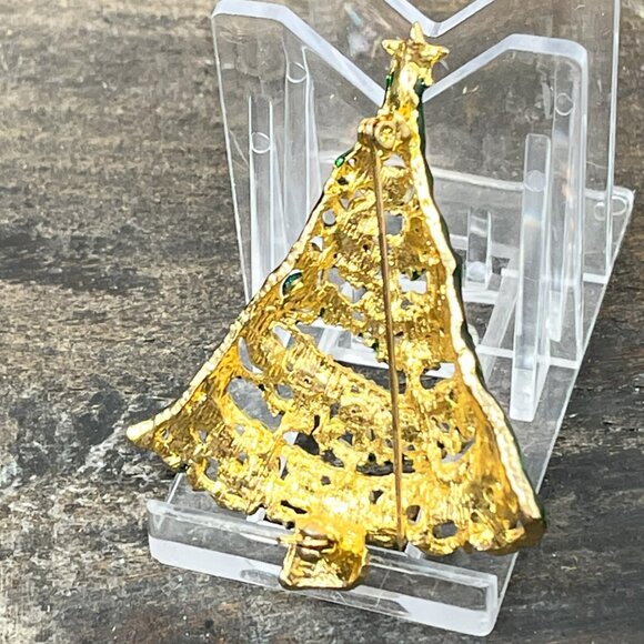 Vintage Beautiful Gold Tone and Rhinestone Jeweled Christmas Tree Brooch - Picture 2 of 9